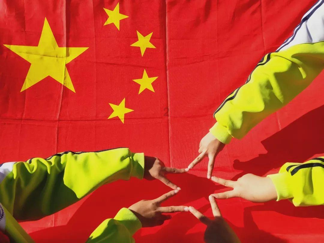 逃离整洁的庭院